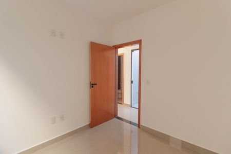 Casa à venda com 100m², 3 quartos e 2 vagasQuarto