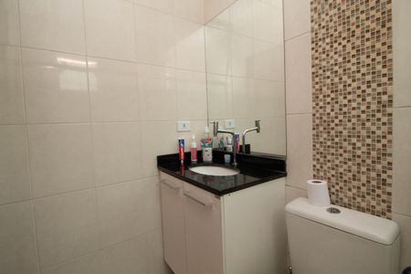 Casa à venda com 65m², 2 quartos e 2 vagasBanheiro da Suíte