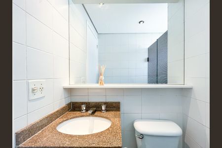 Apartamento à venda com 70m², 2 quartos e 2 vagasBanheiro Social