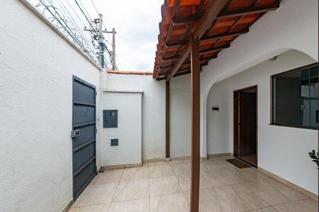 Casa à venda com 200m², 3 quartos e 1 vagaVaranda
