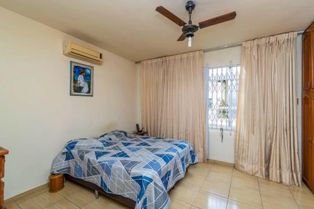 Casa de condomínio à venda com 227m², 3 quartos e 2 vagasQuarto 2 Suíte