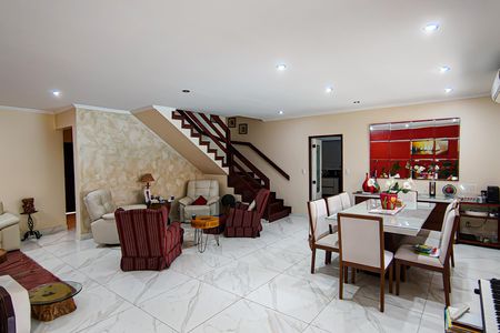 Casa de condomínio à venda com 520m², 6 quartos e 3 vagassala