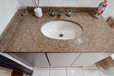 Casa de condomínio à venda com 520m², 6 quartos e 3 vagasbanheiro social