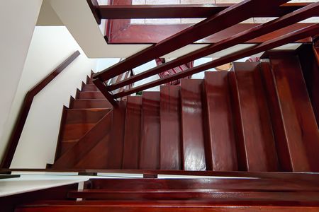 Casa de condomínio à venda com 520m², 6 quartos e 3 vagasescada