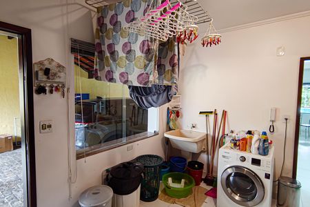 Casa de condomínio à venda com 520m², 6 quartos e 3 vagaslavanderia