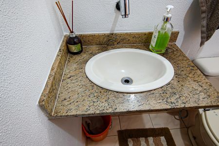 Casa de condomínio à venda com 520m², 6 quartos e 3 vagasimovel externo - banheiro