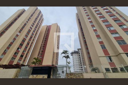 Apartamento à venda com 82m², 2 quartos e 1 vagaFachada e portaria