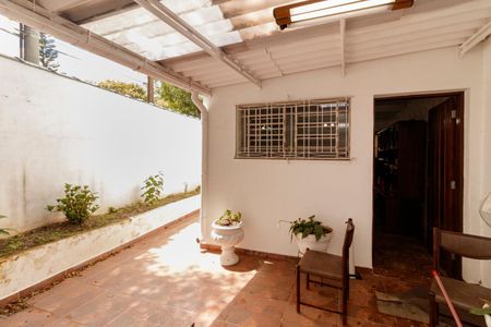 Casa à venda com 100m², 3 quartos e 1 vagaÁrea de Serviço e Quintal