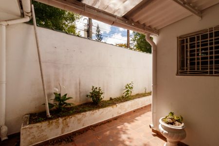 Casa à venda com 100m², 3 quartos e 1 vagaÁrea de Serviço e Quintal