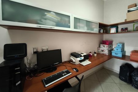 Casa para alugar com 287m², 4 quartos e 4 vagas Casa para alugar com 287m², 4 quartos e 4 vagasEscritório