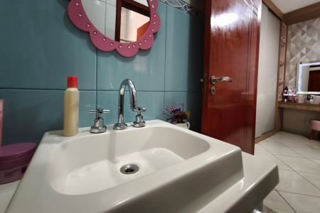 Casa para alugar com 287m², 4 quartos e 4 vagas Casa para alugar com 287m², 4 quartos e 4 vagasBanheiro Americano