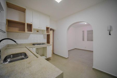 Casa à venda com 166m², 3 quartos e 2 vagas Casa à venda com 166m², 3 quartos e 2 vagasCozinha