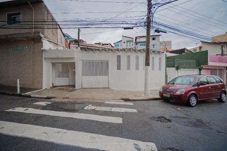 Casa à venda com 166m², 3 quartos e 2 vagas Casa à venda com 166m², 3 quartos e 2 vagasFachada