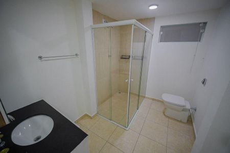 Casa à venda com 166m², 3 quartos e 2 vagas Casa à venda com 166m², 3 quartos e 2 vagasBanheiro 2