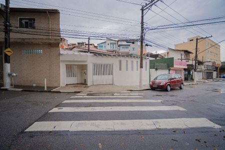 Casa à venda com 166m², 3 quartos e 2 vagas Casa à venda com 166m², 3 quartos e 2 vagasFachada