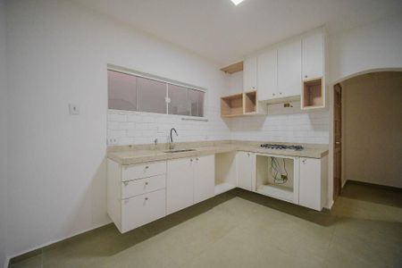 Casa à venda com 166m², 3 quartos e 2 vagas Casa à venda com 166m², 3 quartos e 2 vagasCozinha