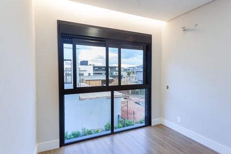 Casa de condomínio à venda com 410m², 4 quartos e 6 vagassuite 3