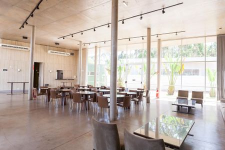 Casa de condomínio à venda com 410m², 4 quartos e 6 vagasÁrea comum - Salão de festas