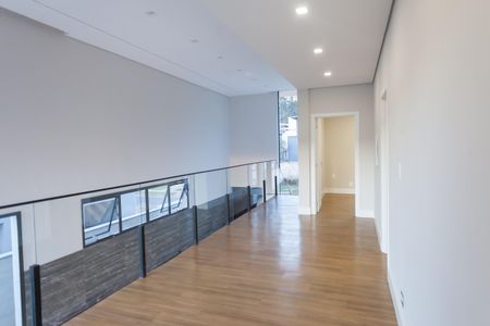 Casa de condomínio à venda com 410m², 4 quartos e 6 vagashall dos quartos 