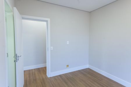 Casa de condomínio à venda com 410m², 4 quartos e 6 vagassuite 3