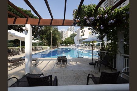 Apartamento para alugar com 121m², 3 quartos e 3 vagasÁrea comum - Piscina