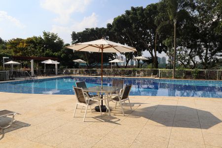 Apartamento para alugar com 121m², 3 quartos e 3 vagasÁrea comum - Piscina