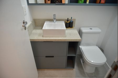 Apartamento à venda com 93m², 3 quartos e 2 vagasBanheiro Social