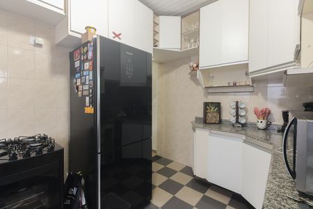 Casa à venda com 180m², 2 quartos e 2 vagasCozinha 