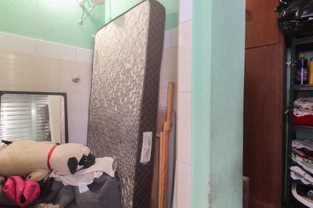 Casa à venda com 180m², 2 quartos e 2 vagasÁrea de Serviço - Quarto e Banheiro de Serviço 