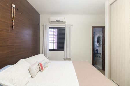 Casa à venda com 180m², 2 quartos e 2 vagasSuíte 1