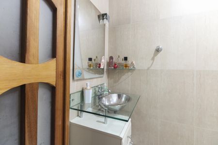 Casa à venda com 180m², 2 quartos e 2 vagasBanheiro - Suíte 2