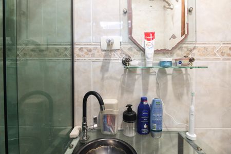 Casa à venda com 180m², 2 quartos e 2 vagasBanheiro - Suíte 1