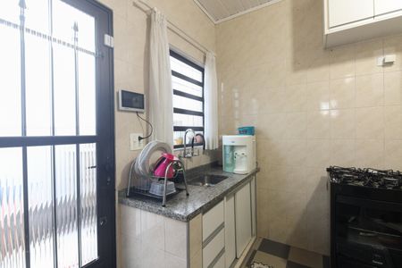 Casa à venda com 180m², 2 quartos e 2 vagasCozinha 