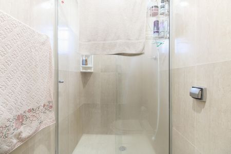 Casa à venda com 180m², 2 quartos e 2 vagasBanheiro - Suíte 2