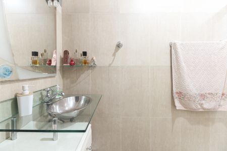 Casa à venda com 180m², 2 quartos e 2 vagasBanheiro - Suíte 2