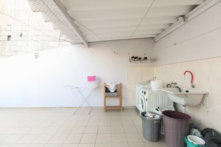 Casa à venda com 180m², 2 quartos e 2 vagasÁrea de Serviço 