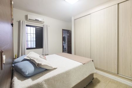 Casa à venda com 180m², 2 quartos e 2 vagasSuíte 1