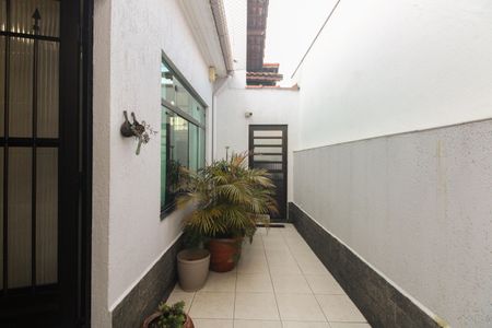Casa à venda com 180m², 2 quartos e 2 vagasQuintal Lateral 