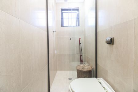 Casa à venda com 180m², 2 quartos e 2 vagasBanheiro Social 