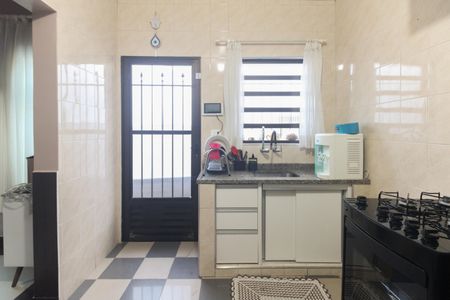 Casa à venda com 180m², 2 quartos e 2 vagasCozinha 