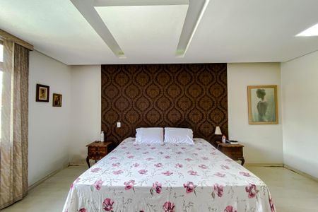 Casa à venda com 390m², 3 quartos e 4 vagas Casa à venda com 390m², 3 quartos e 4 vagasQuarto 1 - Suíte