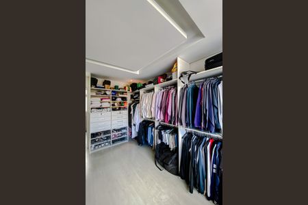 Casa à venda com 390m², 3 quartos e 4 vagas Casa à venda com 390m², 3 quartos e 4 vagasQuarto 1 - Suíte