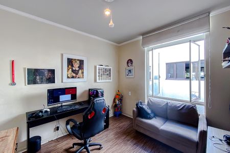 Casa à venda com 390m², 3 quartos e 4 vagas Casa à venda com 390m², 3 quartos e 4 vagasSala de TV