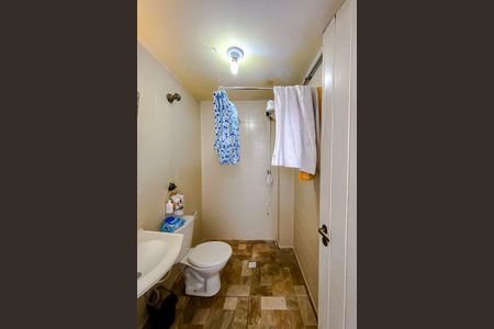 Casa à venda com 390m², 3 quartos e 4 vagas Casa à venda com 390m², 3 quartos e 4 vagasBanheiro de serviço