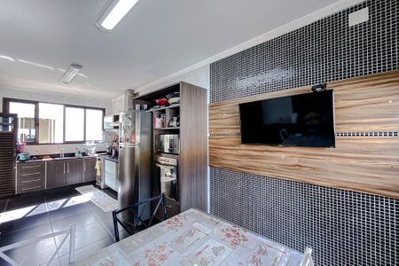 Casa à venda com 390m², 3 quartos e 4 vagas Casa à venda com 390m², 3 quartos e 4 vagasCozinha