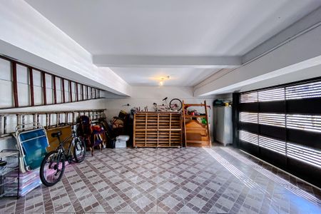 Casa à venda com 390m², 3 quartos e 4 vagas Casa à venda com 390m², 3 quartos e 4 vagasGaragem