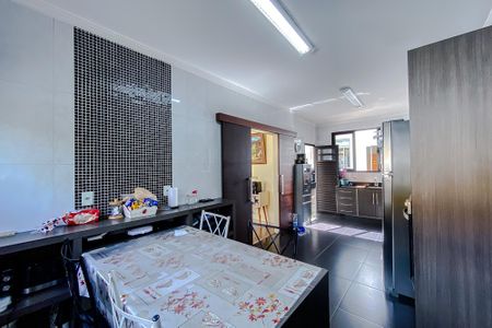 Casa à venda com 390m², 3 quartos e 4 vagas Casa à venda com 390m², 3 quartos e 4 vagasCozinha