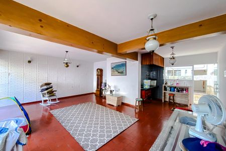 Casa à venda com 390m², 3 quartos e 4 vagas Casa à venda com 390m², 3 quartos e 4 vagasSalão