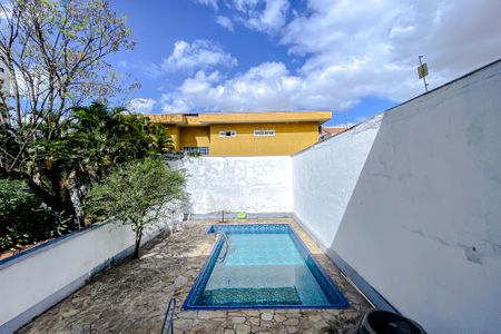 Casa à venda com 390m², 3 quartos e 4 vagas Casa à venda com 390m², 3 quartos e 4 vagasvista da Sala de Jantar