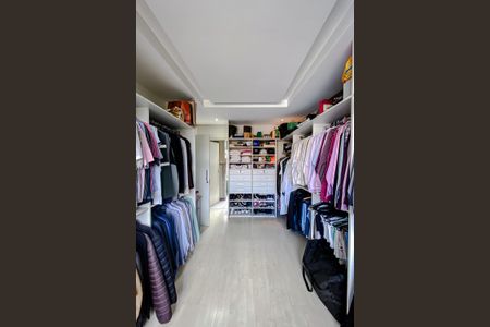 Casa à venda com 390m², 3 quartos e 4 vagas Casa à venda com 390m², 3 quartos e 4 vagasQuarto 1 - Suíte